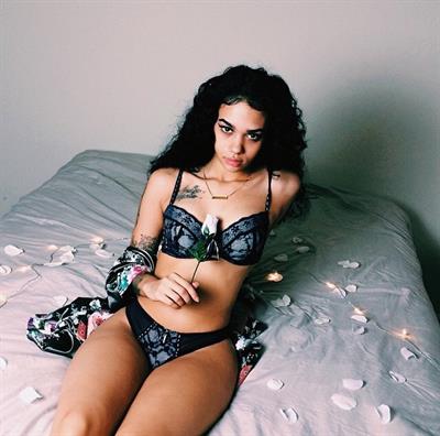 Indyamarie Jean in lingerie