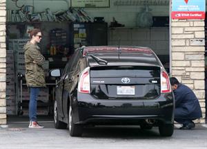 Mandy Moore - Stops at a star certified smog check station to pump up her tires in Los Feliz (02.02.2013) 