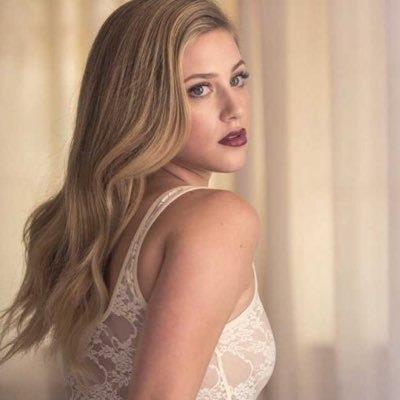 Lili Reinhart