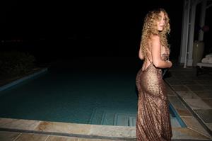 Mariah Carey Looks stunning as she relaxes in the water while on Easter vacation April 2, 2013