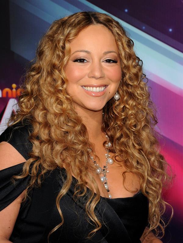Mariah Carey Nickelodeon's TeenNick HALO Awards (November 17, 2012) 