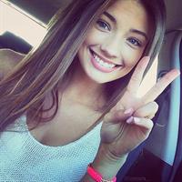 Lorena Rae taking a selfie