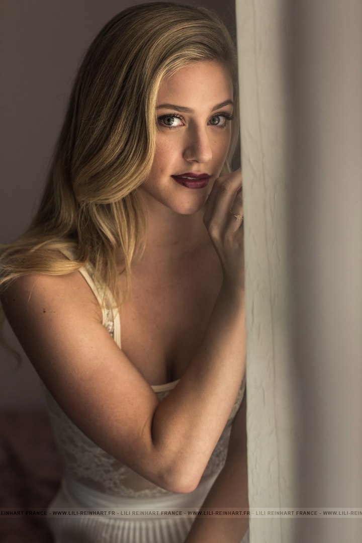 Lili Reinhart