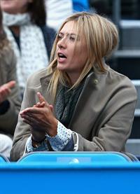 Maria Sharapova Watches her boyfriend on day one of the AEGON Championships at Queens Club in London - June 10, 2013 
