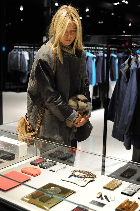 Maria Sharapova shopping at Armani Boutique December 2, 2012 