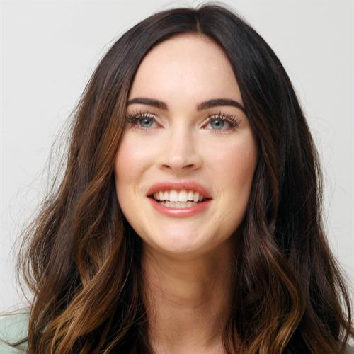 Megan Fox This Is 40 Photocall In Los Angeles On November 28 2012
