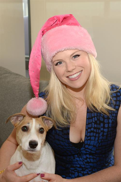 Megan Hilty Ready For Christmas Photoshoot in New York December 21, 2012