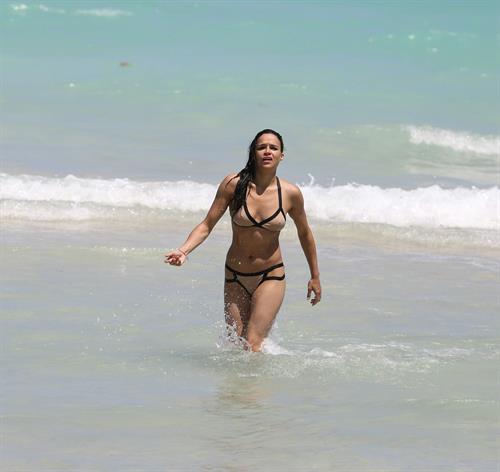Michelle Rodriguez enjoying the sun at Miami Beach April 26-2013 