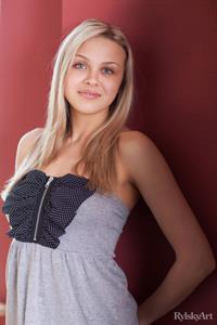 Luciana in  Peachi  for Rylsky Art