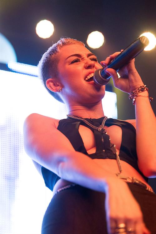 Miley Cyrus Borgore's Christmas Creampies Concert in Hollywood 12/8/12 