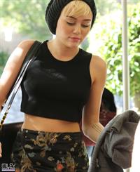 Miley Cyrus arriving at a recording studio in Hollywood 11/14/12 