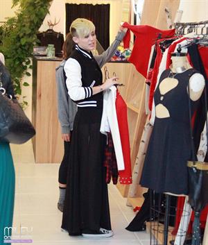 Miley Cyrus shopping at Reformation in West Hollywood 11/9/12