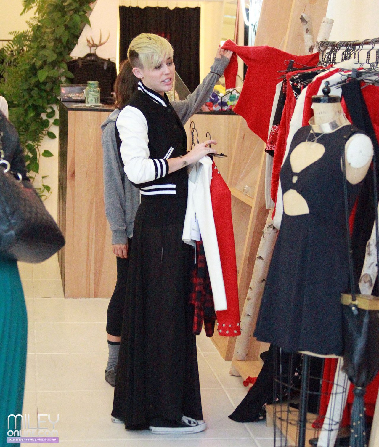 Miley Cyrus shopping at Reformation in West Hollywood 11/9/12