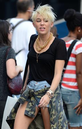 Miley Cyrus - Out shopping in New York City August 23, 2012