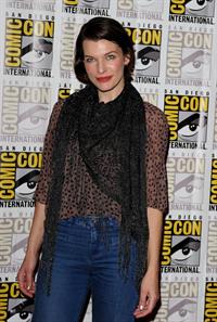 Milla Jovovich -  Resident Evil: Retribution  Press Room at Comic-Con 2012 in San Diego (July 13, 2012)