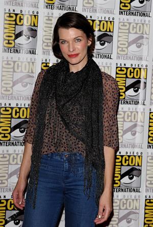 Milla Jovovich -  Resident Evil: Retribution  Press Room at Comic-Con 2012 in San Diego (July 13, 2012)