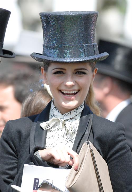 Mischa Barton - Epsom Derby in Epsom, England, June 2, 2012