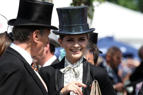 Mischa Barton - Epsom Derby in Epsom, England, June 2, 2012