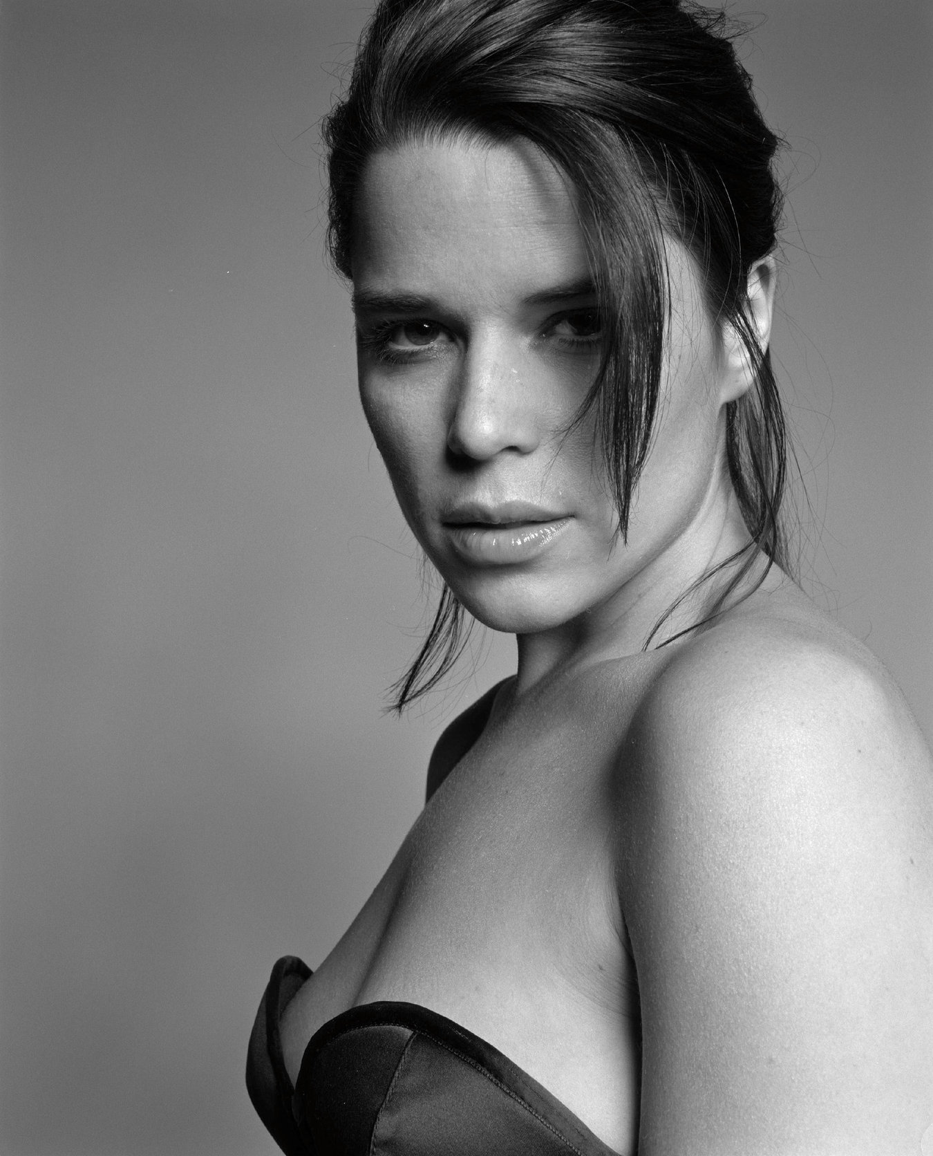 Neve Campbell - Matt Holyoaks Photoshoot 