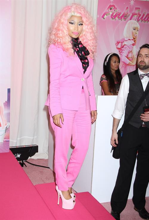 Nicki Minaj  Pink Friday  Fragrance Holiday Season Celebration in New York City (November 20, 2012) 