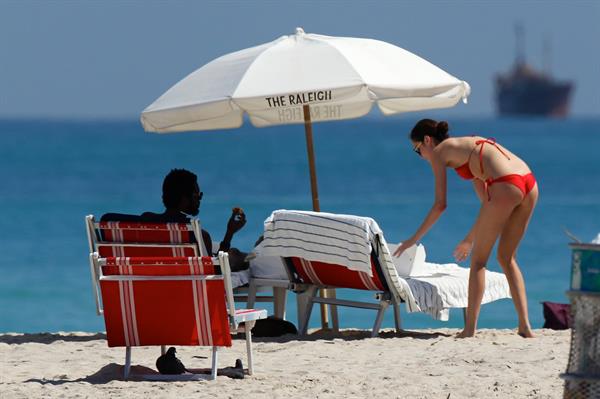 Nicole Trunfio bikini candids in Miami Beach 11/1/12