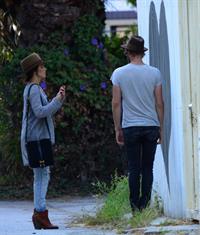 Nikki Reed spotted in ripped jeans in Venice (05.06.2013) 