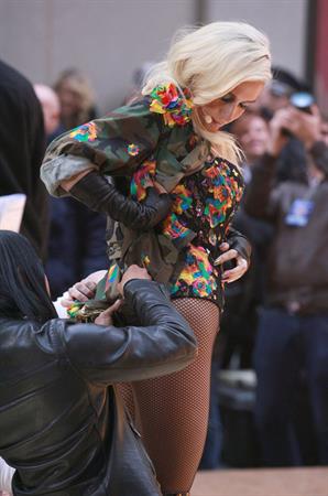 Kesha Performs on the Today Show in New York City (November 20, 2012) 