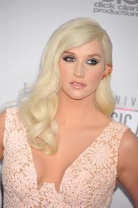 Kesha at the American Music Awards (November 18, 2012) 