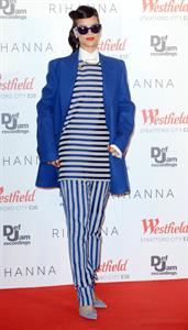 Rihanna Westfield Stratford Lights London Switch On (November 19, 2012) 