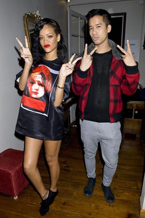 Rihanna backstage/performing during 777 Tour in Paris 11/17/12 