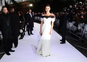 Olga Kurylenko  Oblivion  UK Premiere -- London, Apr. 4, 2013 