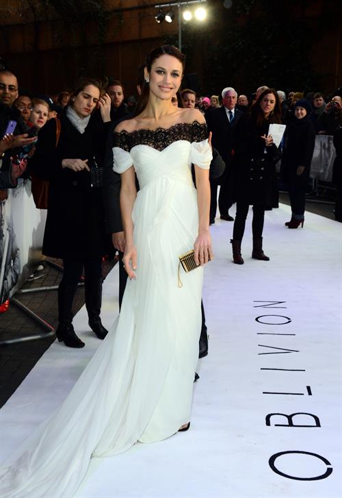 Olga Kurylenko  Oblivion  UK Premiere -- London, Apr. 4, 2013 