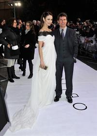 Olga Kurylenko  Oblivion  UK Premiere -- London, Apr. 4, 2013 