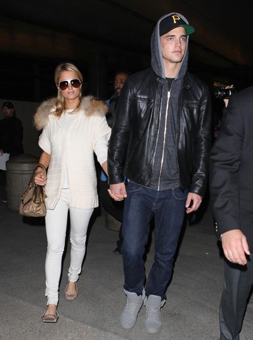 Paris Hilton arrives at Los Angeles International Airport (02.02.2013) 