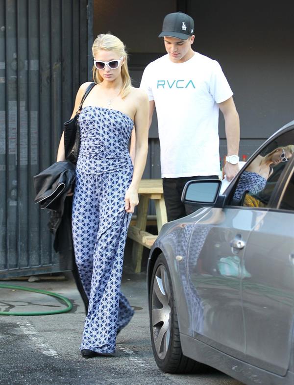 Paris Hilton out And About in Beverly Hills 01.03.13 