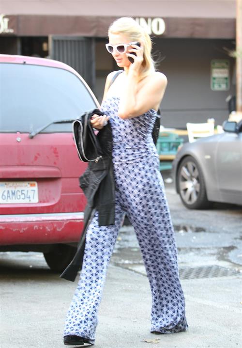 Paris Hilton out And About in Beverly Hills 01.03.13 