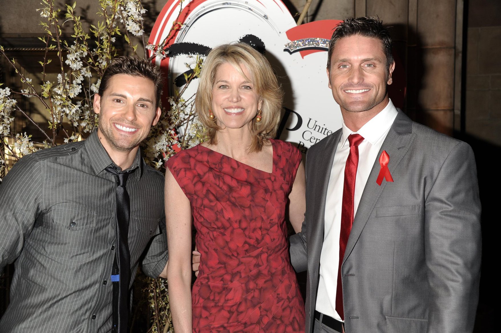 Paula Zahn Attends The 10th Annual Women Who Care Luncheon - NYC - May 5, 2012 