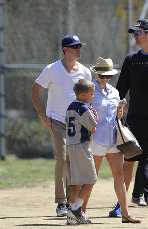 Reese Witherspoon Plays football with husband in Los Angeles (May 11, 2013) 
