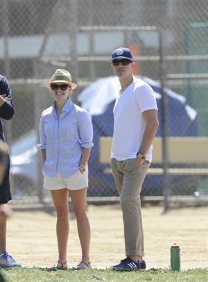 Reese Witherspoon Plays football with husband in Los Angeles (May 11, 2013) 
