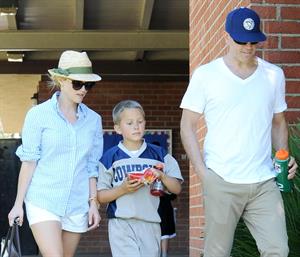 Reese Witherspoon Plays football with husband in Los Angeles (May 11, 2013) 