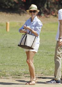 Reese Witherspoon Plays football with husband in Los Angeles (May 11, 2013) 
