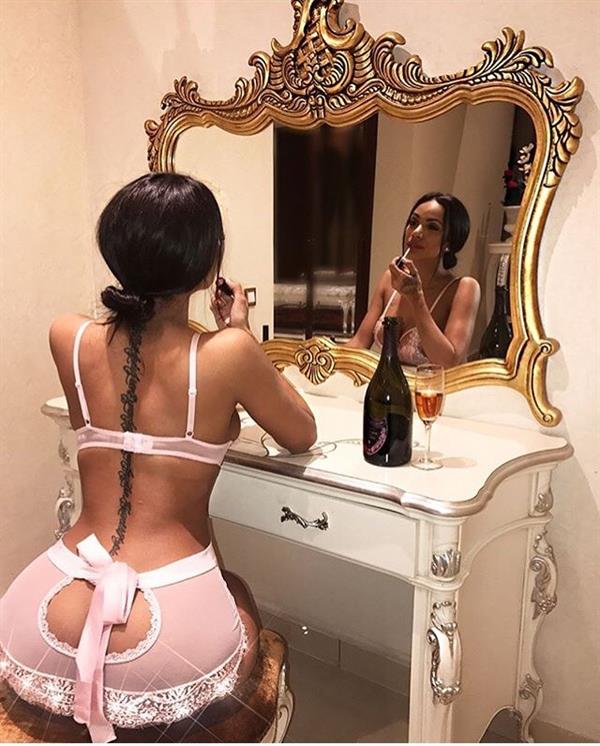 Erica Mena in lingerie