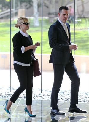 Reese Witherspoon Heads out for lunch in Beverly Hills (November 14, 2012) 