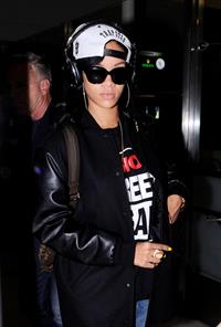 Rihanna Arrives back in Los Angeles after a flight form New York City June 3, 2012