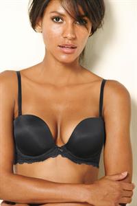 Emanuela de Paula in lingerie