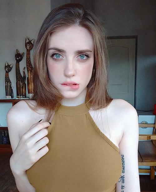 Dianne Chandler taking a selfie