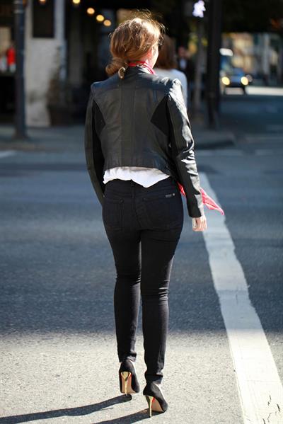 Sarah Lee Bolger out for a walk in Vancouver October 6, 2012 