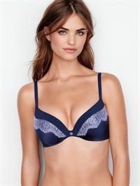 Robin Holzken in lingerie