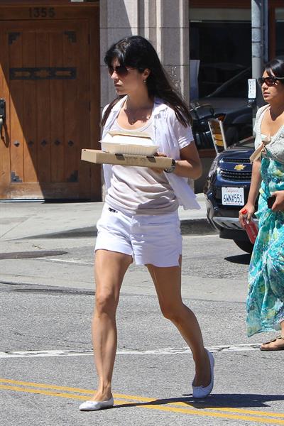Selma Blair - Went to Abbot Kinney to buy some groceries on Saturday morning - September 1, 2012