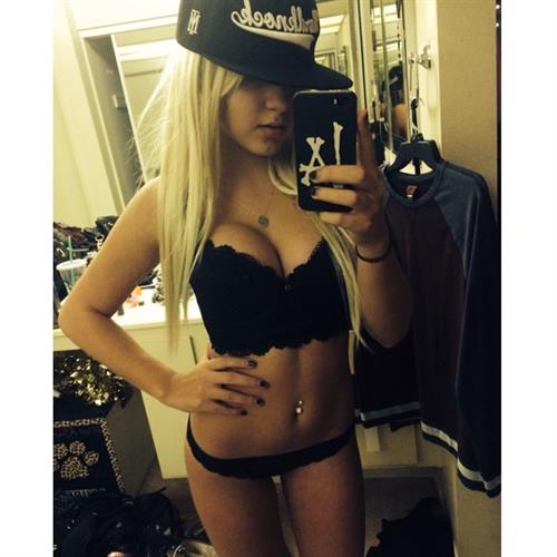 Lauren Mariee in lingerie taking a selfie
